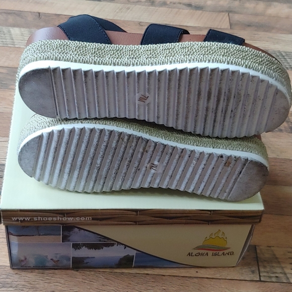 Aloha Island Strapy Sandals Size 7M - Picture 5 of 8